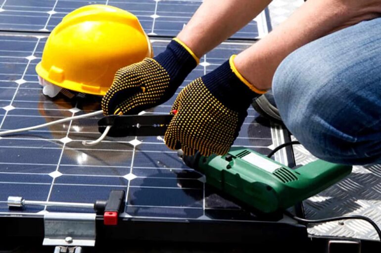 The Benefits of Training for Workers and Employers in the Renewable Energy Sector