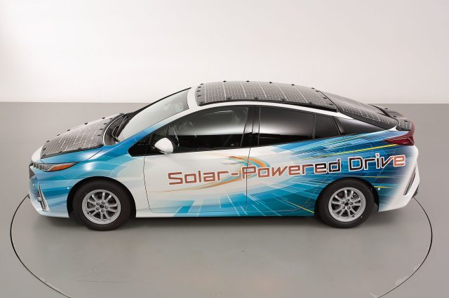 Solar Energy in Transportation: Powering Electric Vehicles with the Sun